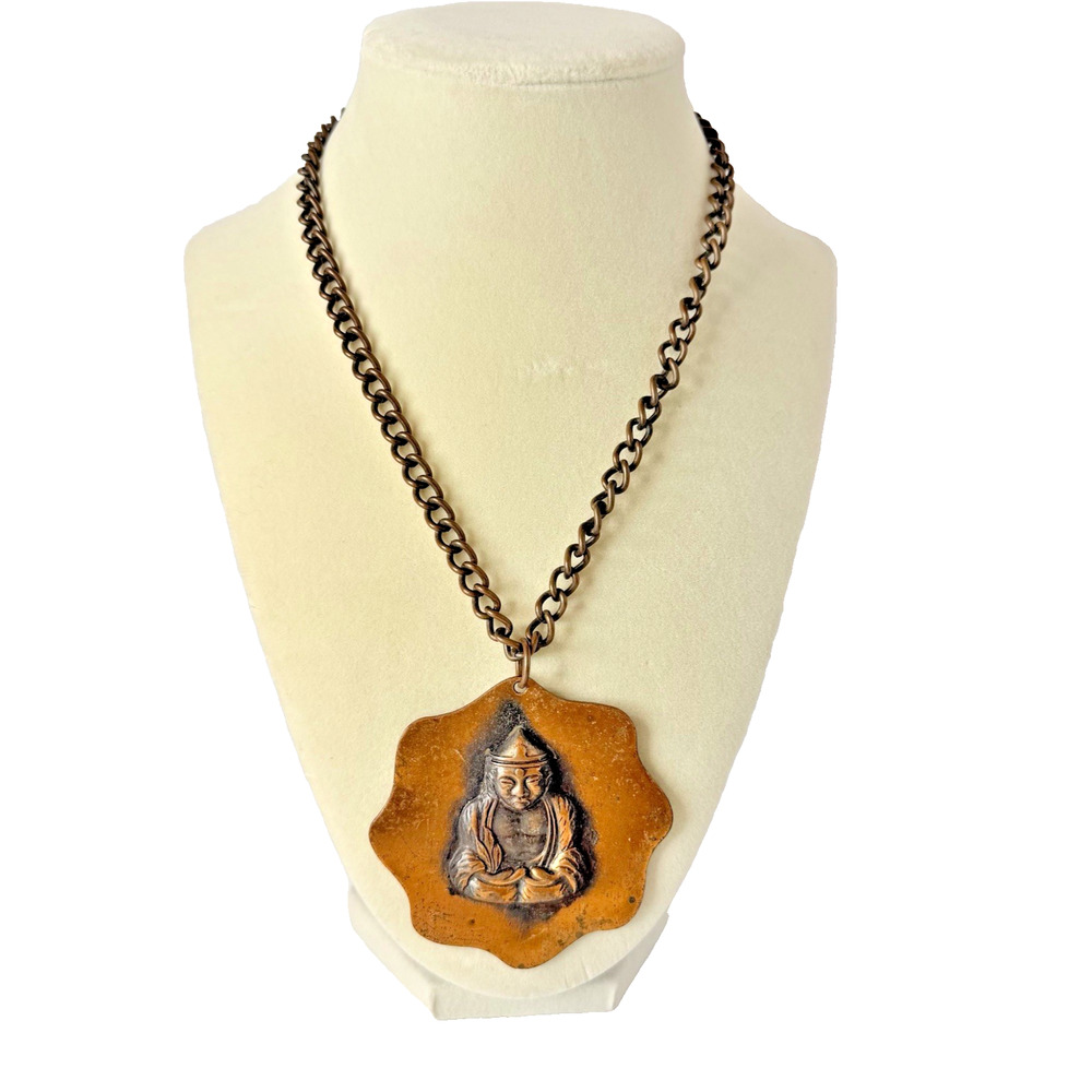 Vintage 3 Dimensional Copper Buddha Medallion Scalloped Edge Pendant Necklace